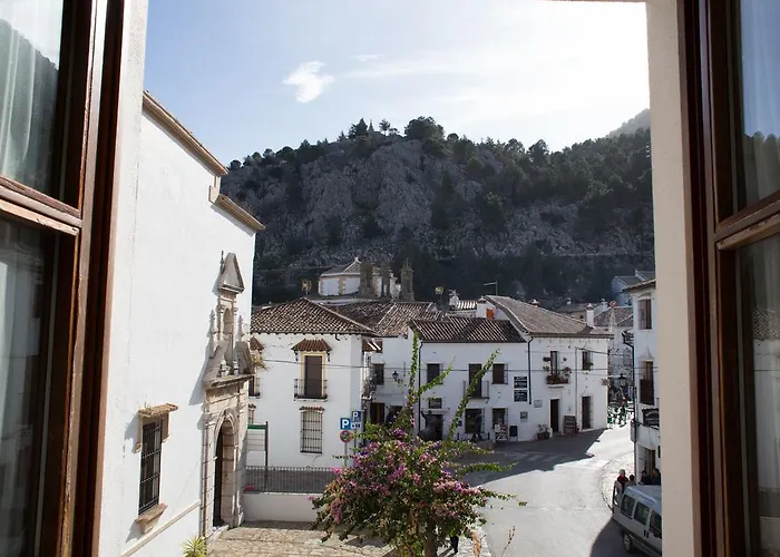Puerta De La Villa